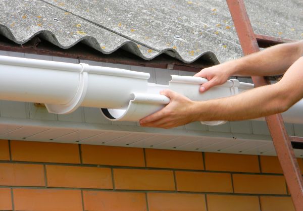 Cost of Gutter Hanging in Manassas